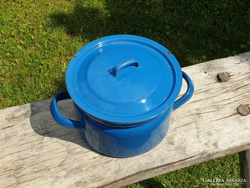 Enameled old vintage enameled small blue lidded iron pot pot decoration