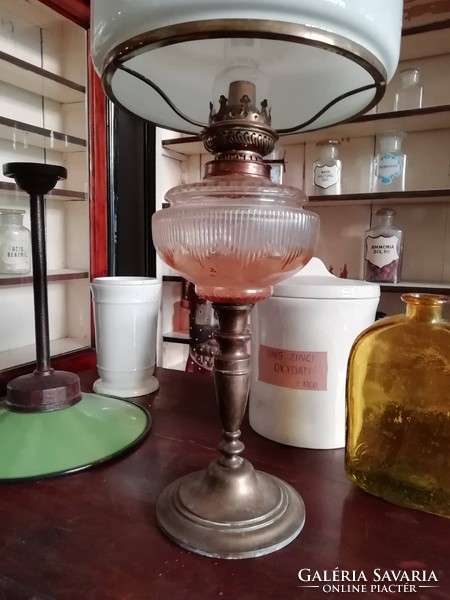 Kerosene lamp, large 60 cm glass and milk glass combination late 19th century civilian piece