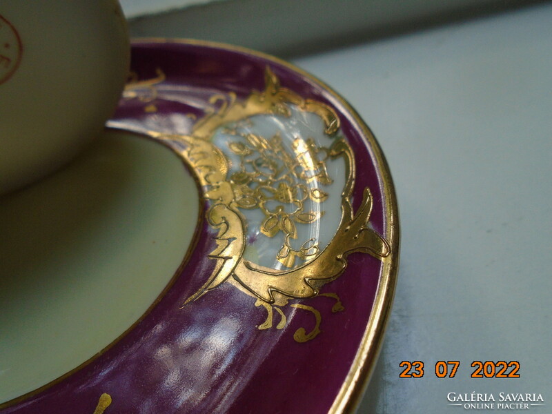 Kidomborodó arany zománc virág medál mintákkal japán bordó krém porcelán kávés csésze alátétel