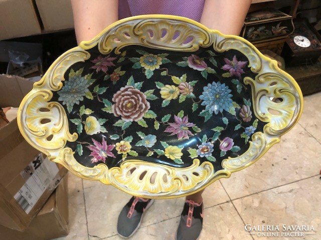 Art Nouveau ceramic centerpiece, excellent, 35 cm in size.