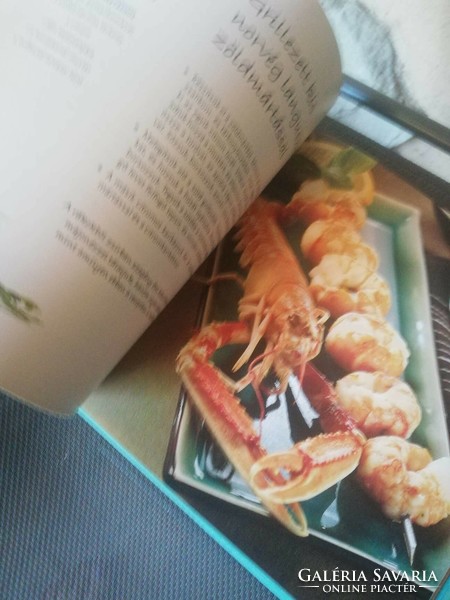 Larousse-könnyű ételek-szakácskönyv