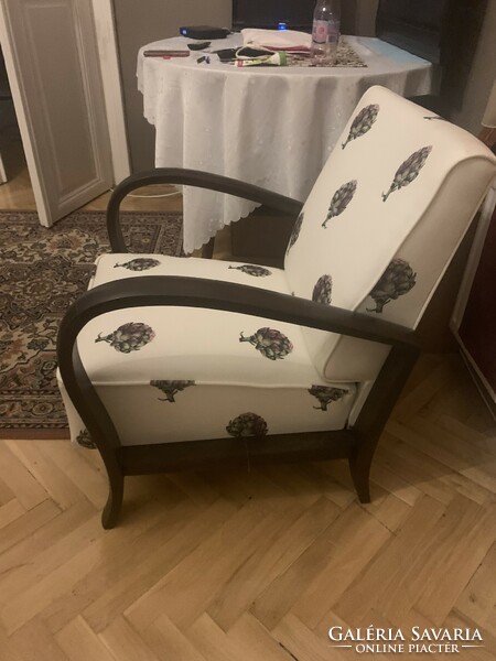 Gyönyörű felújított fotelek