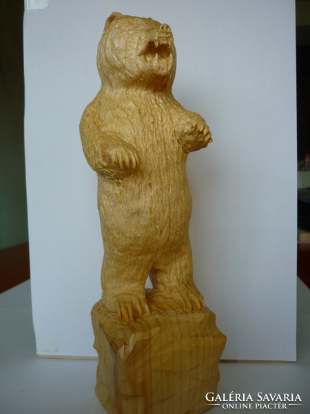 Wood, carving. Bear on rock (24 cm) woodcarving. Bear on a rock (height: 24 cm)