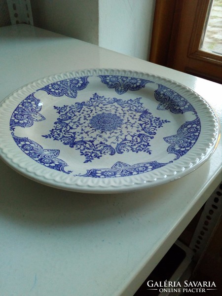 4 Plates with arabesque and rosette pattern, relief pattern