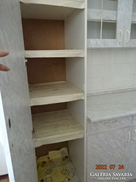 Kitchen cabinet, 3-part cabinet counter top showcase height 2 m. Hotel. It costs HUF 55/m! Jokai