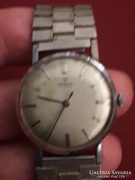 Onsa 17 stone men's watch in mint condition