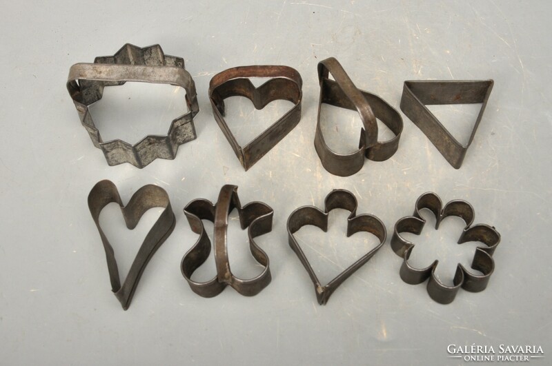 Antique confectionery tool package, 8 pieces, cookie cutter, dough press mold.
