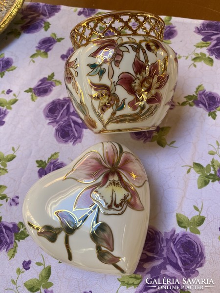 Zsolnay porcelain heart-shaped bonbonier with an orchid pattern