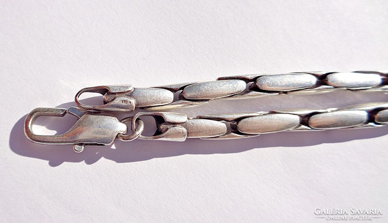 46,3 cm. hosszú, 5 mm. széles ezüst nyaklánc