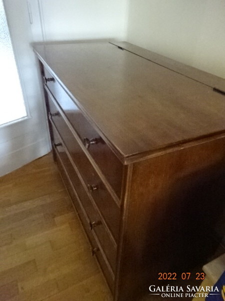 Bed linen holder, looks like a chest of drawers. Good condition . Hotel. It costs HUF 55/km! Jokai