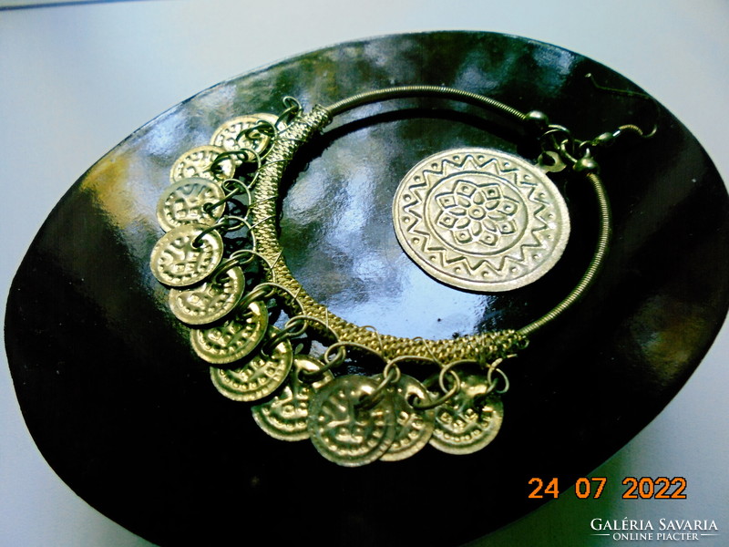 Spectacular earrings gold-plated with 1 larger and 12 smaller hanging coins