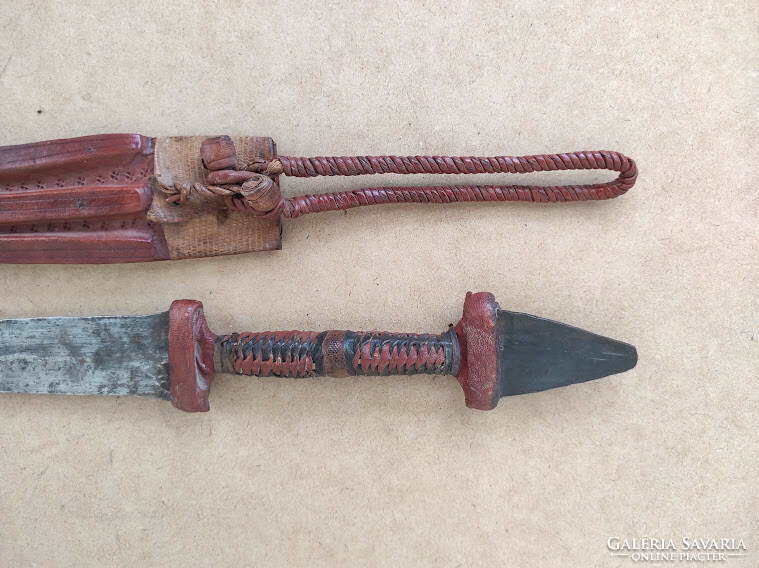 Antik afrikai kés Afrika vas penge gyíkbőr díszítéses maszáj tőr 945 5740