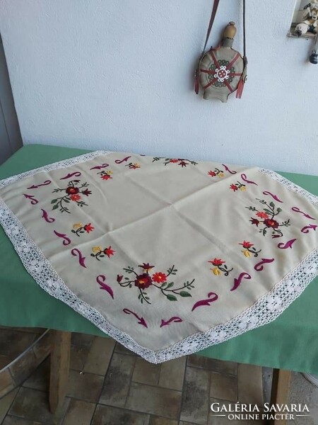 Beautiful embroidered tablecloth tablecloth nostalgia piece village peasant