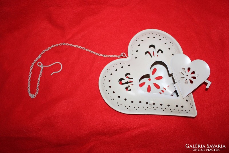 Vintage fém akasztható szív alakú mécsestartó