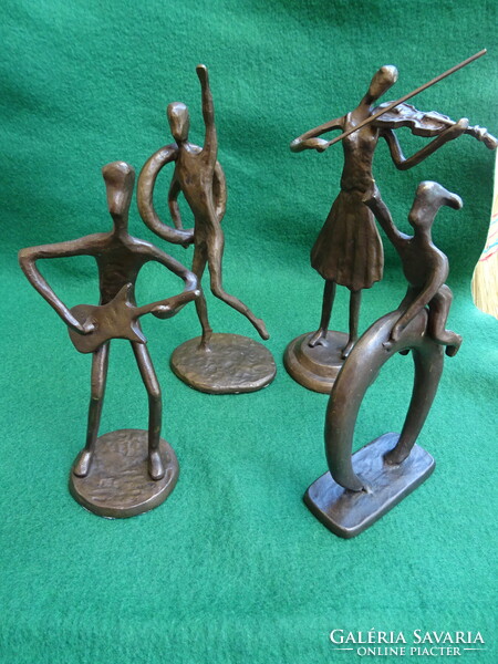 Iparművészeti bronz figurák 4 db