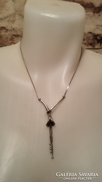 Decorative silver metal necklace