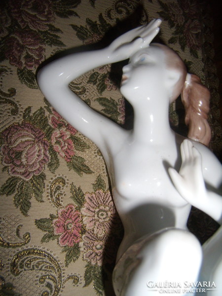 Porcelain female nude from the '60s (aquincum)