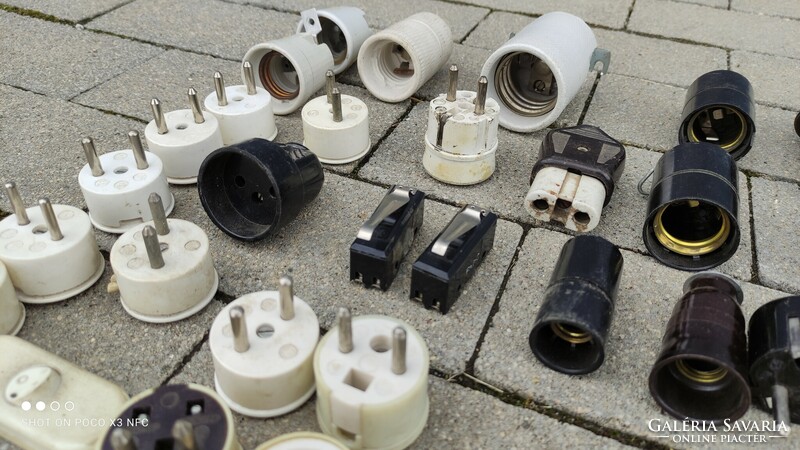 Special price! Lamp parts, sockets, porcelain, vinyl, plastic, many pieces in one