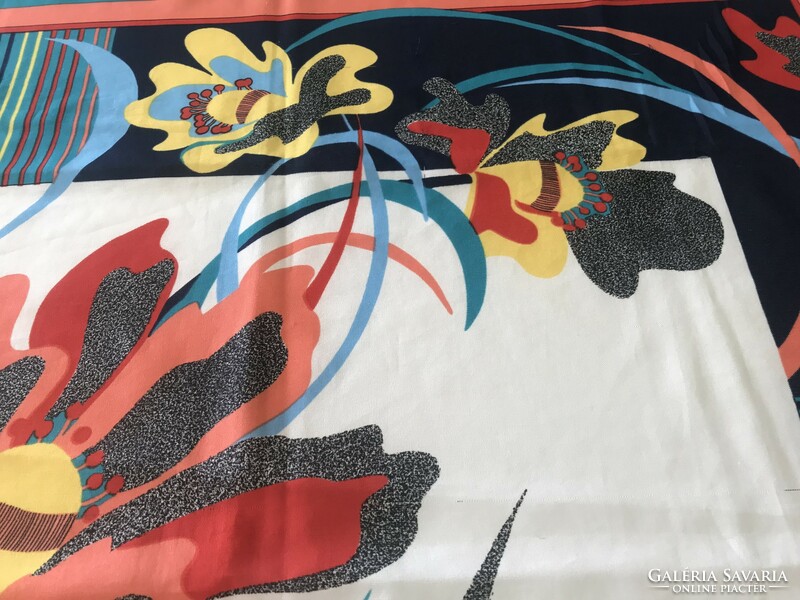 Retro gim renoir scarf with abstract flower pattern, 77 x 75 cm