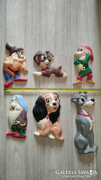 Exta rare sandbox toy or wall decoration knocker thin plastic figure figurines from the past