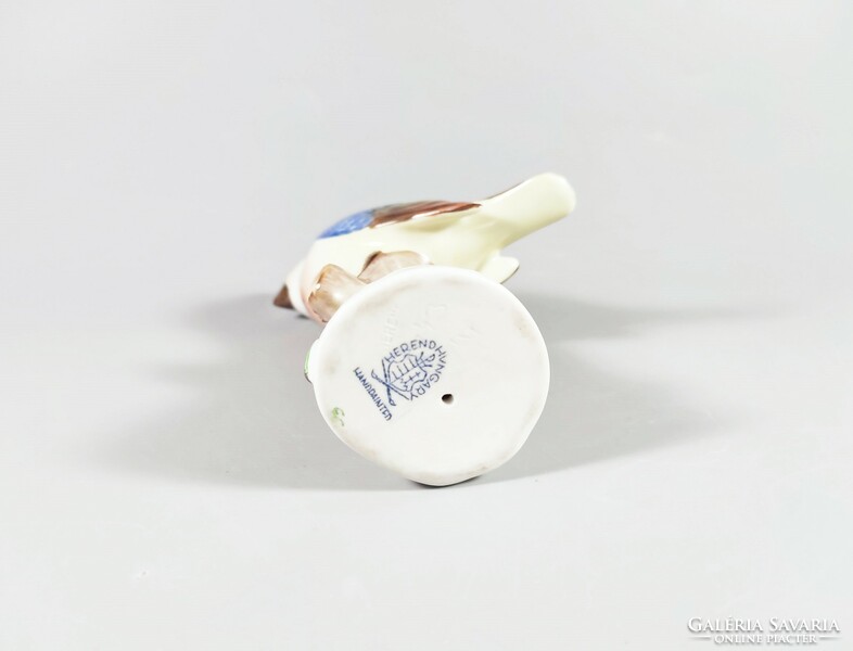 Herend, blue finch songbird on a tree branch, hand-painted porcelain 10 cm. Flawless! (B014)