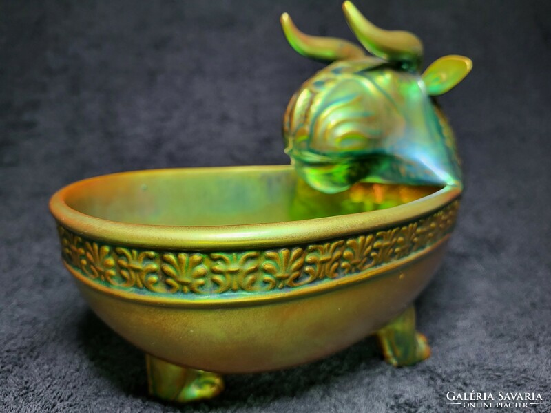 Zsolnay: eosin - large bull's head drinking vessel - 6728 | glaze wear!