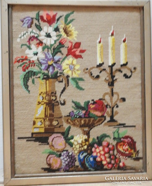Gobelin kép_  Csendélet gyertyatartóval gyümölcsökkel virággal
