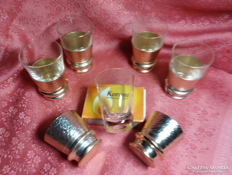 5 Pieces of 2 cent glass cups in a metal holder