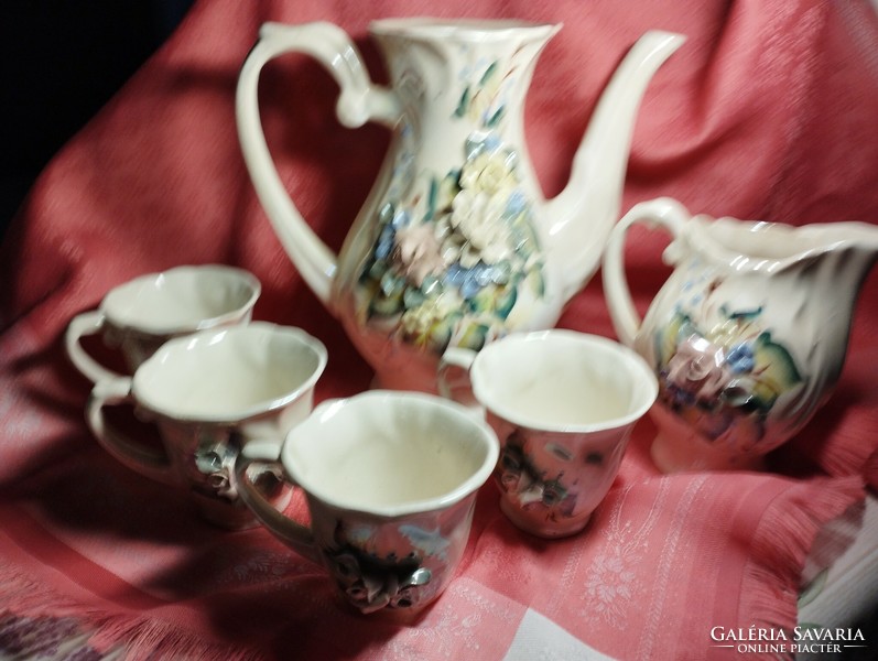 Gyönyörű, antik 4 személyesen kávés- teás készlet kézzel formázott virágokkal díszített