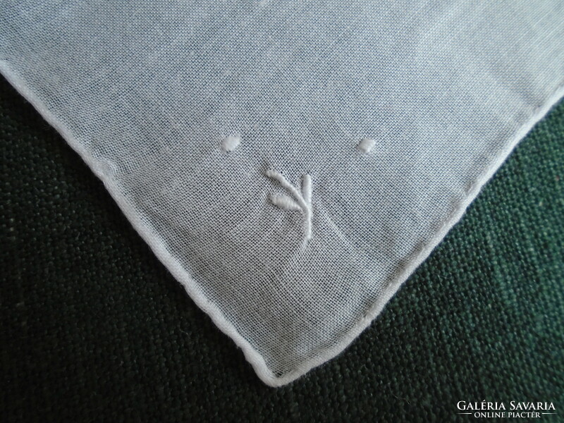 Old, sewn, embroidered handkerchiefs, handkerchiefs, handkerchiefs. 30 X 30.5 Cm.