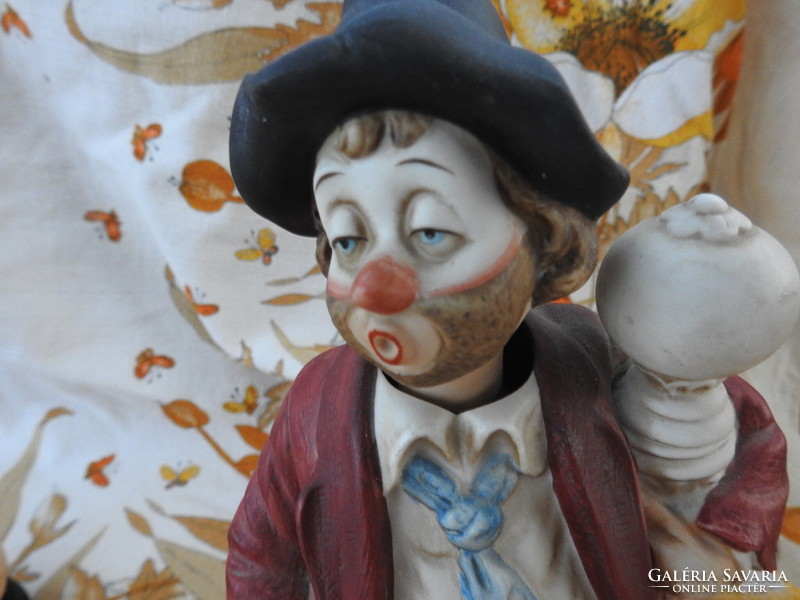 Zenélő , fejét ingató porcelán részeg ember : Melodi in Motion – kézzel festett porcelán