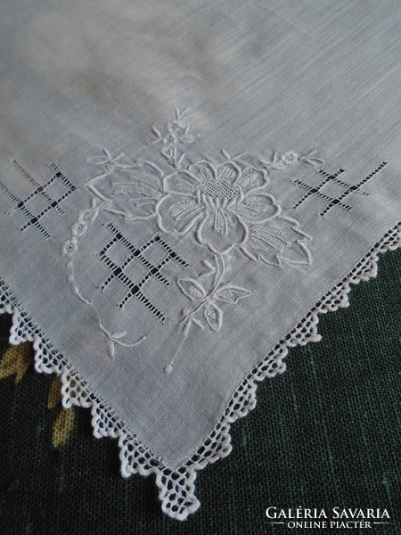 Old, sewn, embroidered handkerchiefs, handkerchiefs, handkerchiefs. 26 X 26 cm.