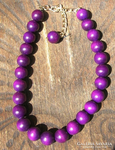 Retro wooden necklace extra purple