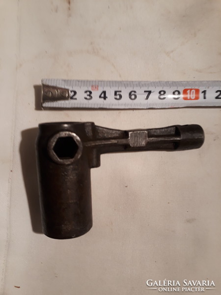 Old tool for vintage vehicles