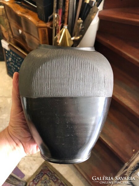 Irehla ceramic vase, height 18 cm, for living room.
