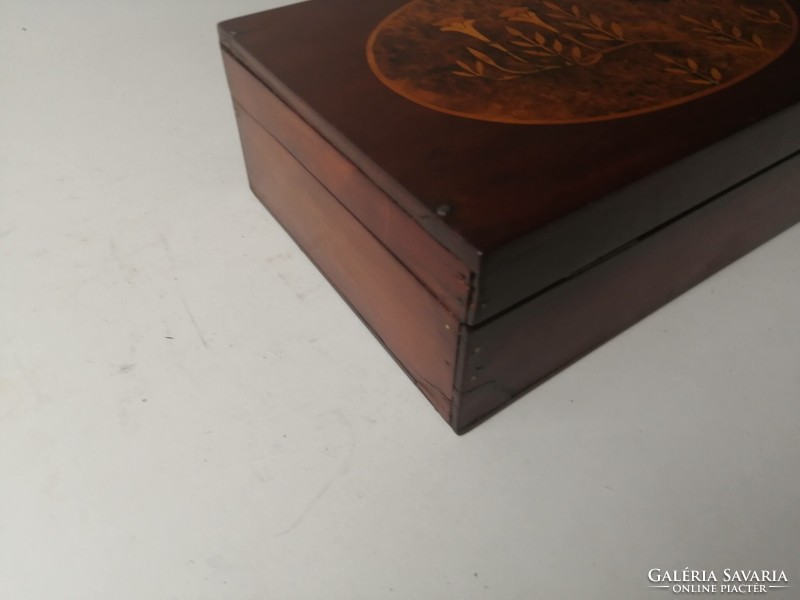 Inlaid wooden box with butterfly