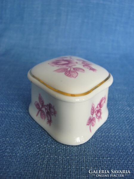 Raven house porcelain rose lid box jewelry holder