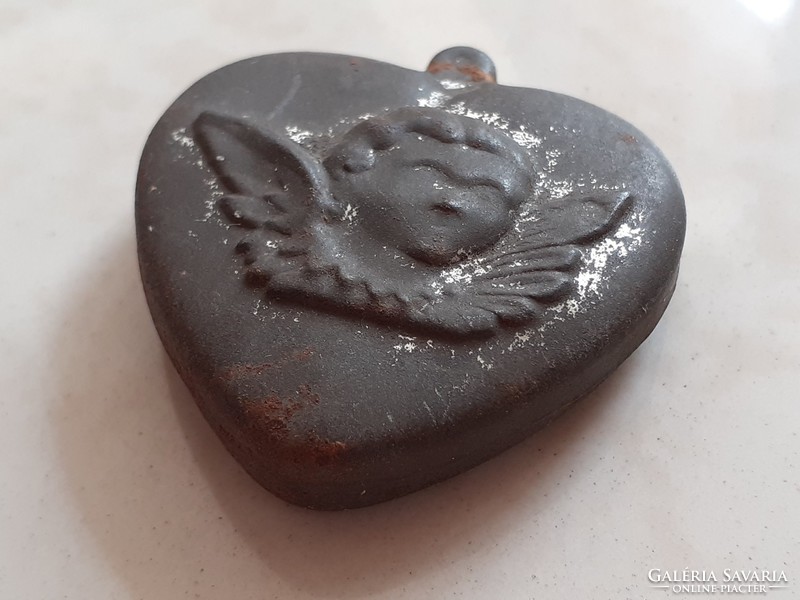 Old mini metal heart-shaped angelic vintage cup 4 cm