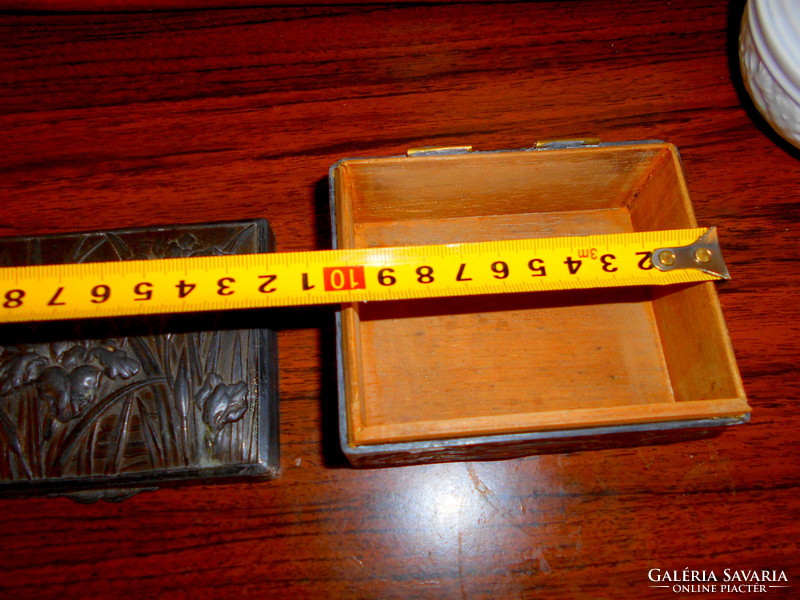 Antik jelzett japán  fém doboz