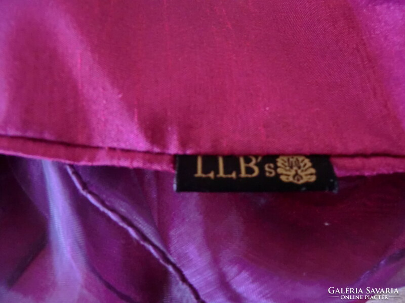 Lila selyempárna huzat exkluzív organzával LLB márka kb 40x40 cm