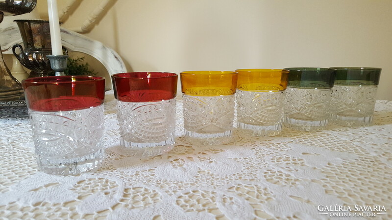 6 pcs of beautiful whiskey crystal glasses with colorful rims.