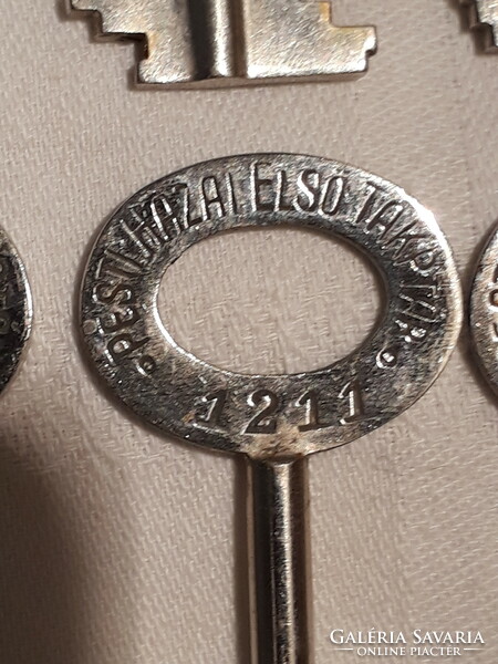 15 old Hungarian safes, vault keys