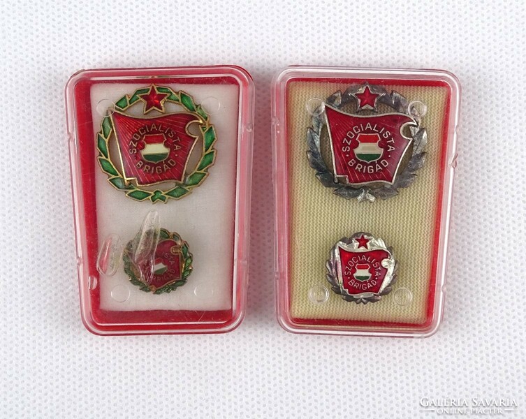 1J924 old socialist award badge in gift box socialist brigade