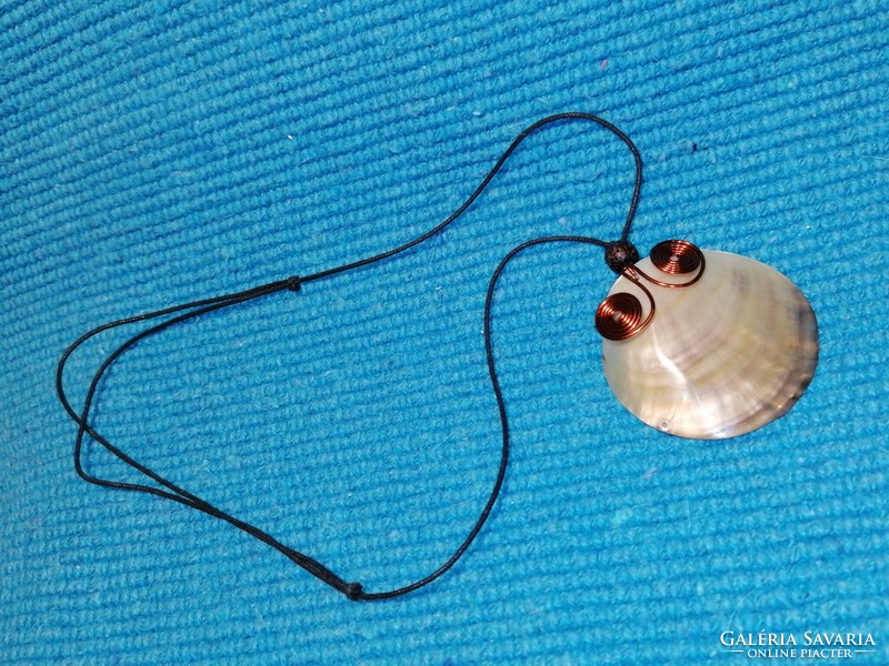 Kagyló medál (338)