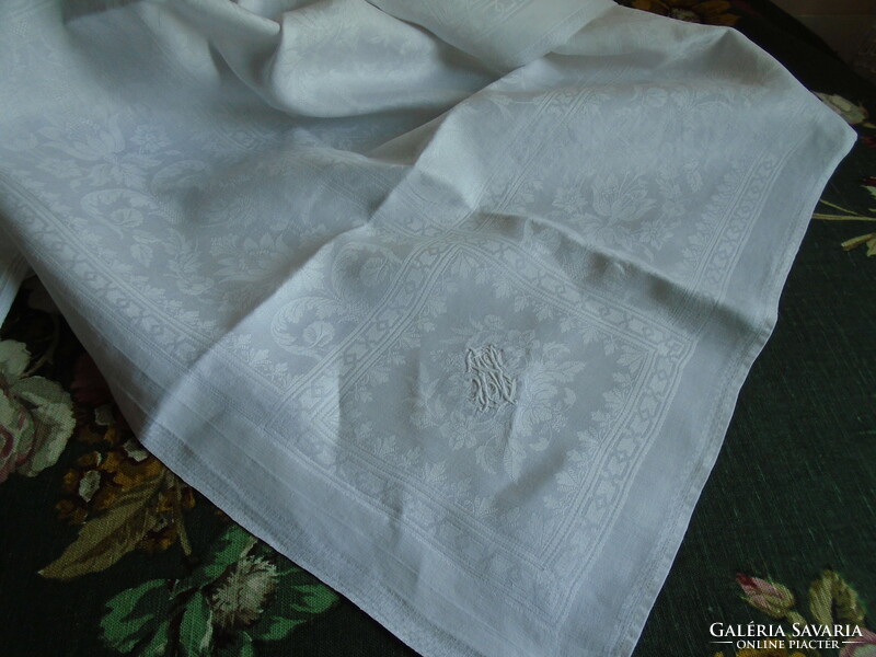 71 X 67 cm. 3 Pcs. Art Nouveau, silk damask monogrammed napkin, tablecloth.