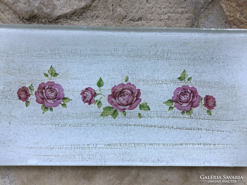 Apró íves hosszúkás rózsa mintás decoupage üvegtálka