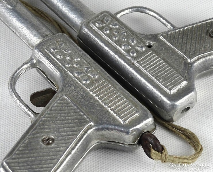 1J983 Retro alumínium gyerekjáték pisztoly párban