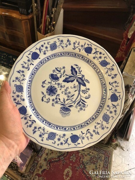 Porcelain dinner plate from the turn of the century, size 22 cm. Italian