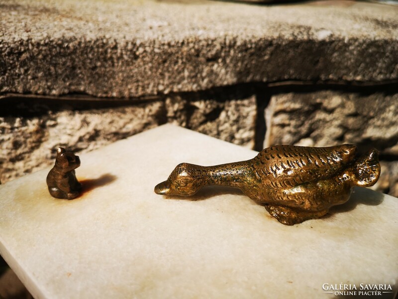 Bronze-copper statue goose puppy Great Dane, bulldog on a marble base, leaf weight Viennese bronze small