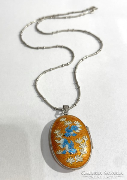 Enamel-painted silver photo pendant necklace